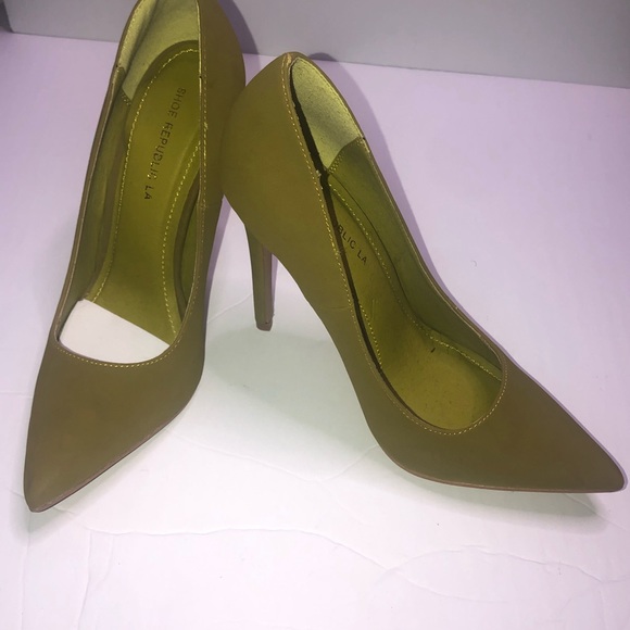 Pumps - Picture 4 of 4